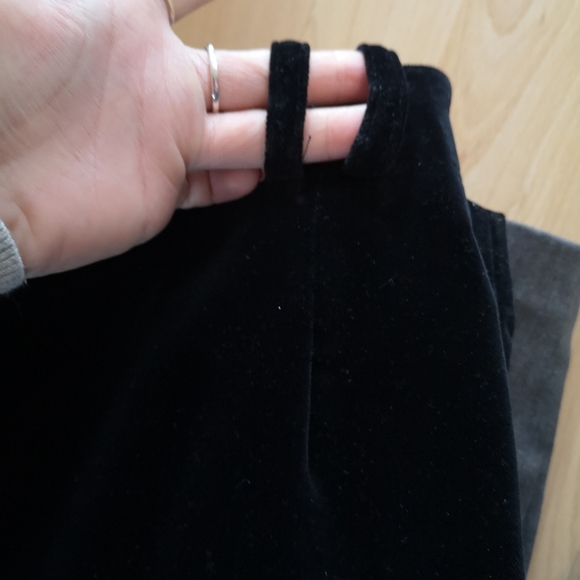 Velvet black skirt - Picture 4 of 4